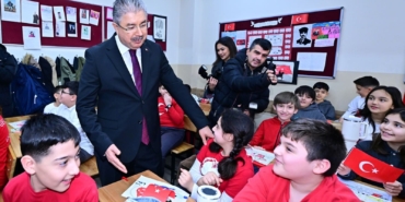 "Halkın Valisi" Dr. Erdinç Yılmaz öğrenciler ve öğretmenlerle bir araya geldi