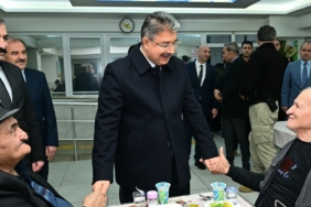 Vali Yılmaz huzurevi sakinlerini unutmadı