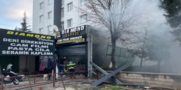 Odunpazarı Borsa Bulvarı’nda araç aksesuarı dükkanında yangın