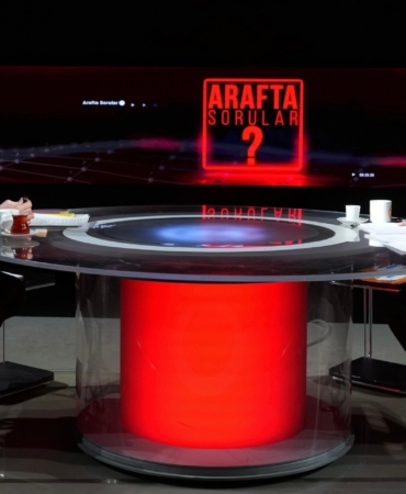 09095958_mansetBAKAN_TEKYN_24_TV_CANLI_YAYININDA_EYYTYM_GUNDEMYNY_DEYERLENDYRDY