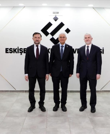 1d18f7ca-0aa8-4dd7-b1cd-9b8c26d30ba1-whatsapp-image-2026-03-02-at-15.15.33