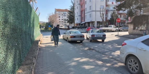 Basılı kalan otomobil kornası pazar günü vatandaşların kabusu oldu