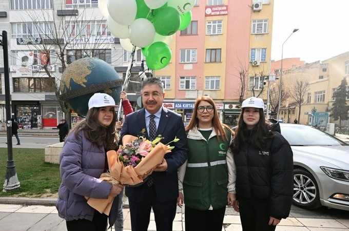 RESİMLER VE MÜZİKLERLE BAĞIMLILIKLAR ANLATILDI ESKİŞEHİR VALİSİ DR. ERDİNÇ YILMAZ: "BU MÜCADELEYİ MUTLAKA KAZANMALIYIZ"