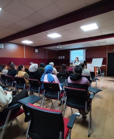 DÜNYA OBEZİTE GÜNÜ KAPSAMINDA BİLGİLENDİRME YAPILDI ESKİŞEHİR'DE "HAREKETE GEÇ" ÇAĞRISI