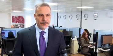 BAKAN FİDAN: "KONSOLOSLUK ÇAĞRI MERKEZİNDE DÜNYANIN DÖRT BİR TARAFINDA BULUNAN VATANDAŞLARIMIZIN SORULARINA CEVAP VERİLMEKTE"