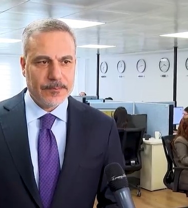 BAKAN FİDAN: "KONSOLOSLUK ÇAĞRI MERKEZİNDE DÜNYANIN DÖRT BİR TARAFINDA BULUNAN VATANDAŞLARIMIZIN SORULARINA CEVAP VERİLMEKTE"