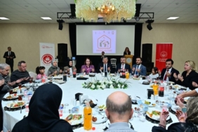 VALİ YILMAZ VE EŞİ, KORUYUCU AİLELERLE İFTAR SOFRASINDA BULUŞTU VALİ YILMAZ: "KORUYUCU AİLELERİMİZ EVLATLARIMIZA SIMSICAK YUVA OLUYOR"