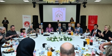 VALİ YILMAZ VE EŞİ, KORUYUCU AİLELERLE İFTAR SOFRASINDA BULUŞTU VALİ YILMAZ: "KORUYUCU AİLELERİMİZ EVLATLARIMIZA SIMSICAK YUVA OLUYOR"