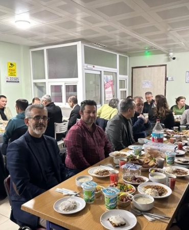 ESKİŞEHİR İL SAĞLIK MÜDÜRÜ BİLDİRİCİ, BEYLİKOVA'DA SAĞLIK ÇALIŞANLARIYLA İFTARDA BULUŞTU