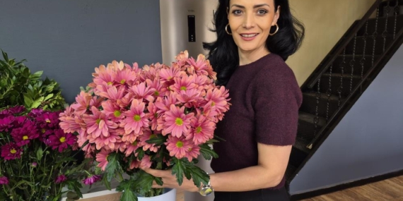 Eskişehirli çiçekçide 8 Mart mesaisi: “Not yazma telaşı çiçek seçiminden zor”