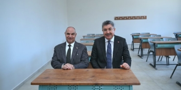 Firuzhan-Kanatli-ve-Il-Millî-Egitim-Muduru-Sinan-Aydin-ile-birlikte-yapimi-tamamlanma-asamasina-gelen-Firuz-Kanatli-Mesleki-ve-Teknik-Anadolu-Lisesinde-incelemelerde-bulundu1