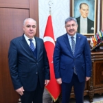 Valimiz-Dr-Erdinc-Yilmaz-Eskisehir-Cevre-Sehircilik-ve-Iklim-Degisikligi-Il-Muduru-olarak-atanan-Huseyin-Ozgur-Yalcin’i-makaminda-kabul-etti1(1)