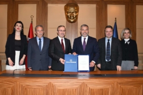 ae6300237b788b93d3a5cb6eb17903f4