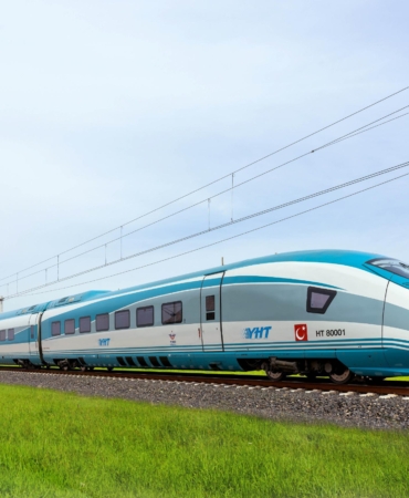 turkiye-16-yil-once-yuksek-hizli-trenle-tanisti_cover_50e2854b